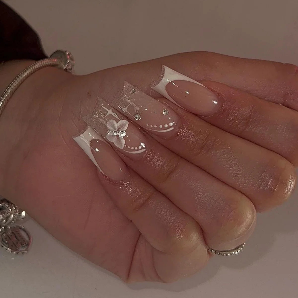 24pcs Mid-length Press on Nails Pink French Full Cover Flower Design Fake Nail Reusable Pearl False Nail with Jelly Glue Nails