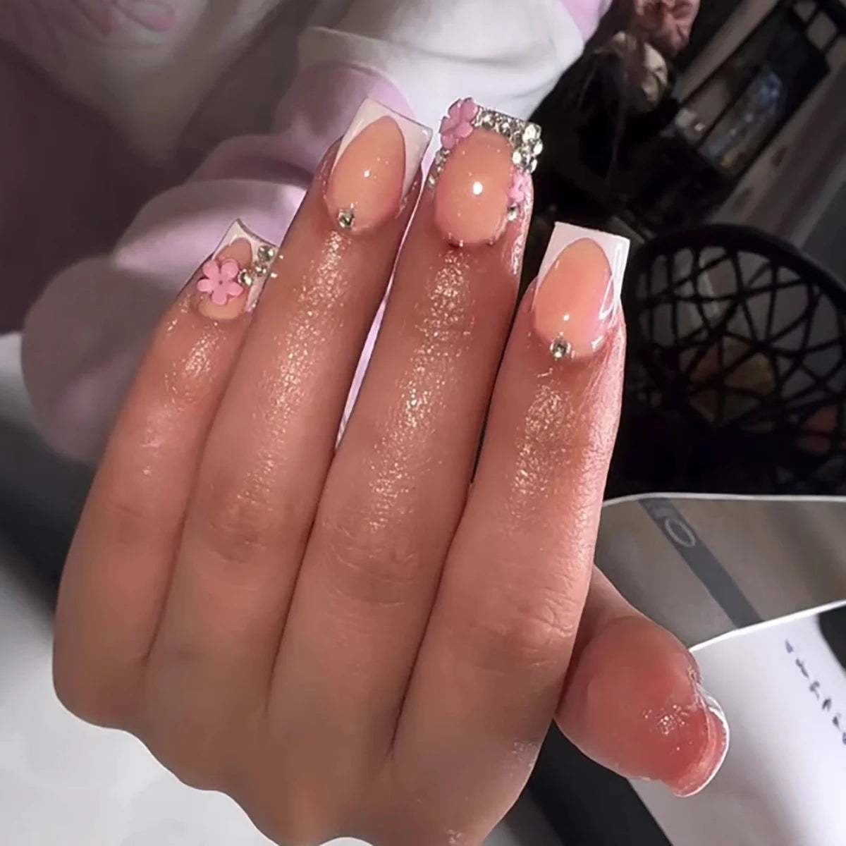 24pcs Mid-length Press on Nails Pink French Full Cover Flower Design Fake Nail Reusable Pearl False Nail with Jelly Glue Nails
