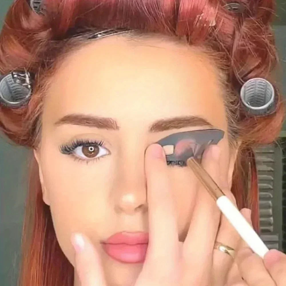 Female eye shadow Eye makeup tool Quick eye makeup template is very suitable for novices